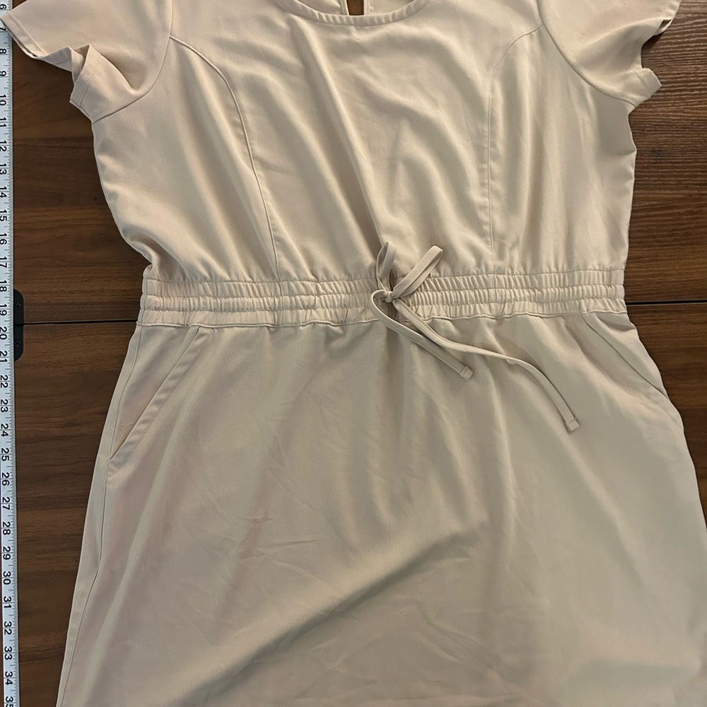 32 Degrees Cool Cream Activewear Dress with POCKETS!!!
